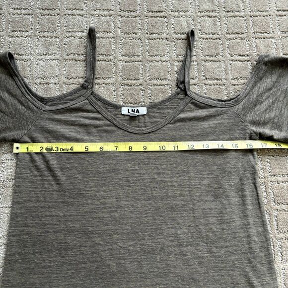 Revolve LNA Open Cold Shoulder Short Sleeve T Shirt Top XS Heather Gray Casual - Picture 4 of 6